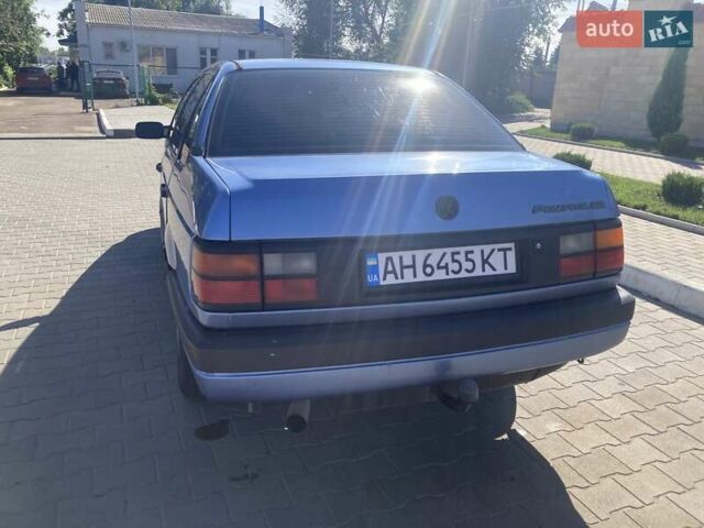 Синий Фольксваген Пассат, объемом двигателя 1.6 л и пробегом 370 тыс. км за 2100 $, фото 1 на Automoto.ua