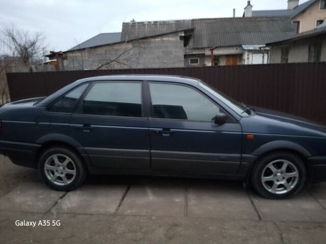 Синий Фольксваген Пассат, объемом двигателя 1.8 л и пробегом 320 тыс. км за 2200 $, фото 5 на Automoto.ua