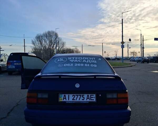 Синий Фольксваген Пассат, объемом двигателя 1.78 л и пробегом 200 тыс. км за 1100 $, фото 1 на Automoto.ua