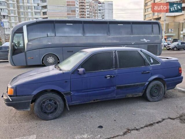 Синий Фольксваген Пассат, объемом двигателя 1.78 л и пробегом 200 тыс. км за 1100 $, фото 3 на Automoto.ua