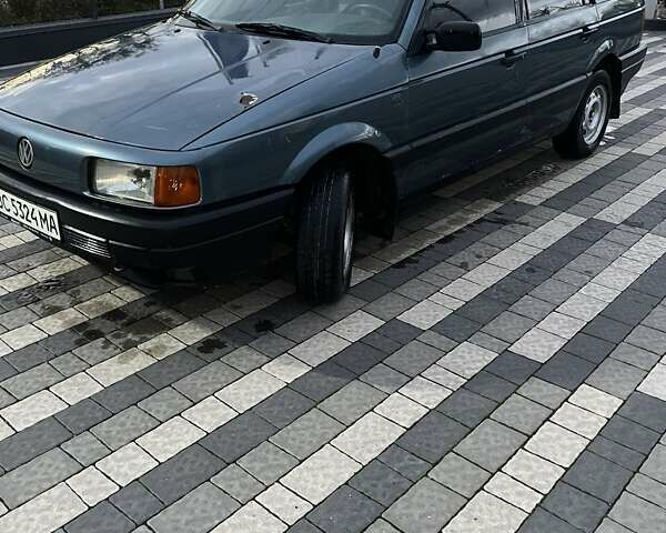 Синий Фольксваген Пассат, объемом двигателя 1.8 л и пробегом 420 тыс. км за 1800 $, фото 2 на Automoto.ua