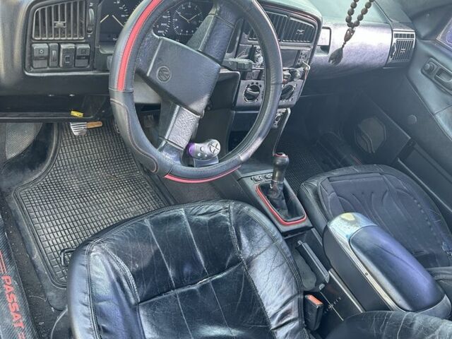 Синий Фольксваген Пассат, объемом двигателя 1.8 л и пробегом 290 тыс. км за 1200 $, фото 6 на Automoto.ua