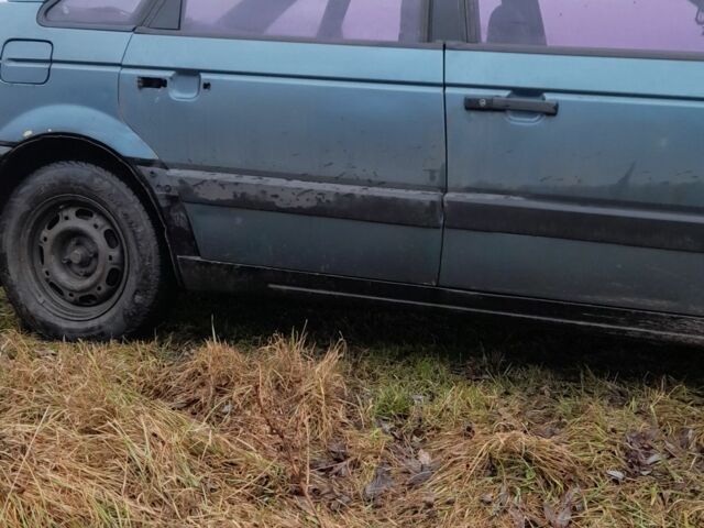 Синий Фольксваген Пассат, объемом двигателя 1 л и пробегом 1 тыс. км за 750 $, фото 2 на Automoto.ua