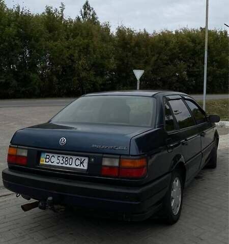 Синій Фольксваген Пассат, об'ємом двигуна 1.8 л та пробігом 270 тис. км за 1900 $, фото 2 на Automoto.ua