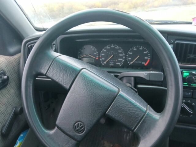 Синий Фольксваген Пассат, объемом двигателя 1.8 л и пробегом 600 тыс. км за 1500 $, фото 4 на Automoto.ua