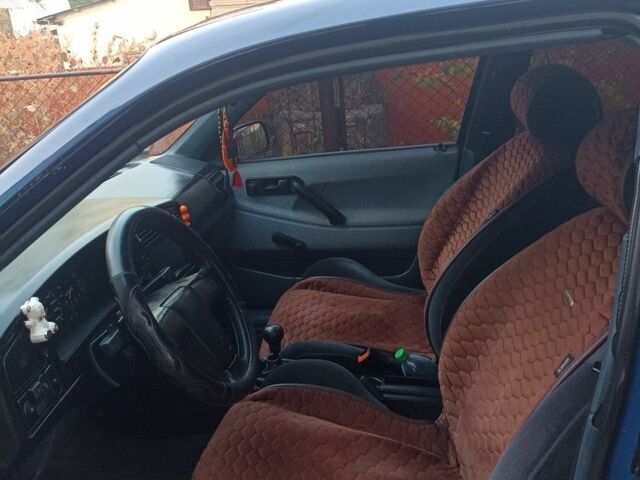 Синий Фольксваген Пассат, объемом двигателя 1.8 л и пробегом 33 тыс. км за 2200 $, фото 2 на Automoto.ua