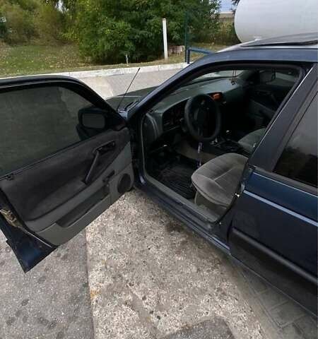 Синій Фольксваген Пассат, об'ємом двигуна 1.8 л та пробігом 270 тис. км за 1900 $, фото 6 на Automoto.ua