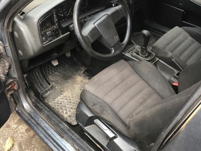 Синий Фольксваген Пассат, объемом двигателя 1.8 л и пробегом 585 тыс. км за 700 $, фото 4 на Automoto.ua