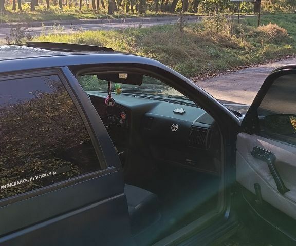 Синій Фольксваген Пассат, об'ємом двигуна 1.8 л та пробігом 435 тис. км за 2200 $, фото 8 на Automoto.ua