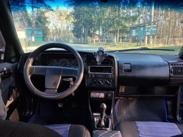 Синій Фольксваген Пассат, об'ємом двигуна 1.6 л та пробігом 10 тис. км за 1500 $, фото 5 на Automoto.ua