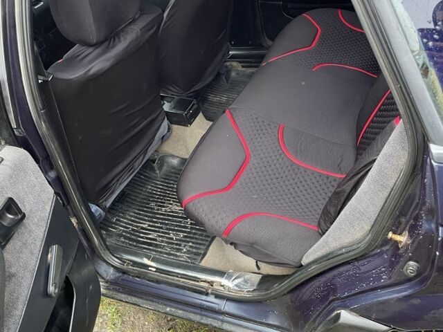 Синий Фольксваген Пассат, объемом двигателя 1.8 л и пробегом 370 тыс. км за 850 $, фото 5 на Automoto.ua