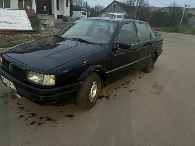 Синий Фольксваген Пассат, объемом двигателя 1.6 л и пробегом 300 тыс. км за 1500 $, фото 5 на Automoto.ua