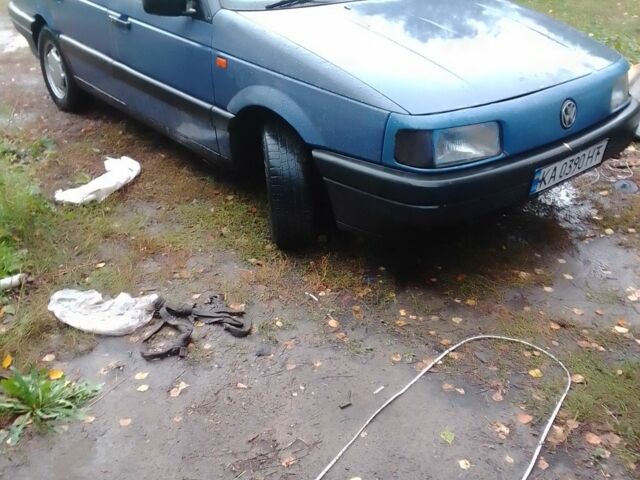 Синій Фольксваген Пассат, об'ємом двигуна 1.8 л та пробігом 300 тис. км за 927 $, фото 1 на Automoto.ua