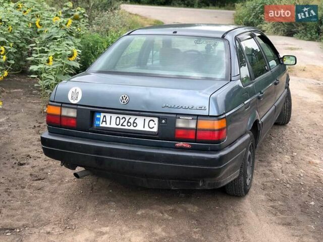 Синий Фольксваген Пассат, объемом двигателя 1.8 л и пробегом 300 тыс. км за 1800 $, фото 12 на Automoto.ua