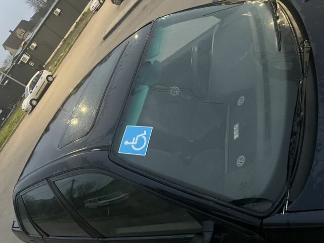 Синий Фольксваген Пассат, объемом двигателя 1.6 л и пробегом 300 тыс. км за 1500 $, фото 3 на Automoto.ua