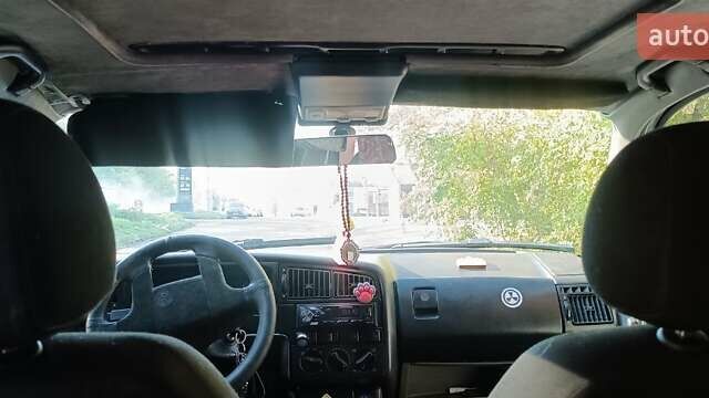 Синий Фольксваген Пассат, объемом двигателя 1.8 л и пробегом 435 тыс. км за 2199 $, фото 15 на Automoto.ua