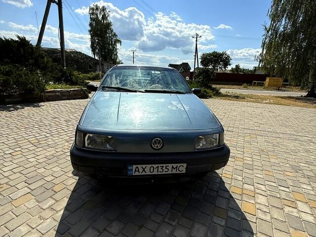 Синий Фольксваген Пассат, объемом двигателя 1.8 л и пробегом 0 тыс. км за 1500 $, фото 1 на Automoto.ua