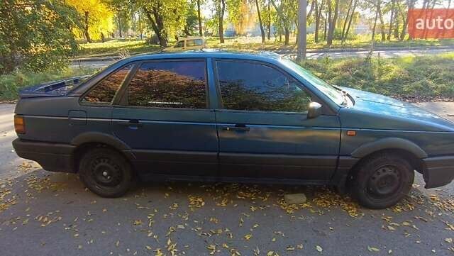 Синий Фольксваген Пассат, объемом двигателя 1.8 л и пробегом 435 тыс. км за 2199 $, фото 14 на Automoto.ua