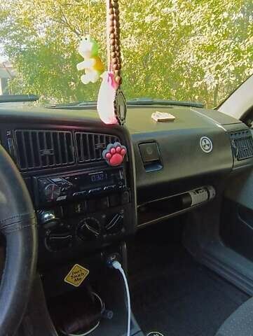 Синий Фольксваген Пассат, объемом двигателя 1.8 л и пробегом 435 тыс. км за 2199 $, фото 18 на Automoto.ua