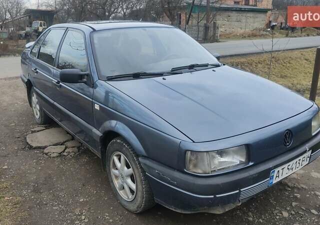Синий Фольксваген Пассат, объемом двигателя 1.8 л и пробегом 200 тыс. км за 1950 $, фото 3 на Automoto.ua