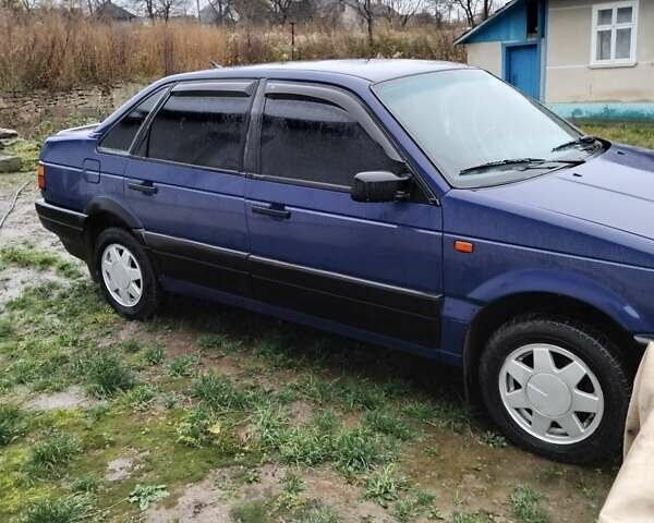 Синий Фольксваген Пассат, объемом двигателя 1.78 л и пробегом 350 тыс. км за 1950 $, фото 2 на Automoto.ua