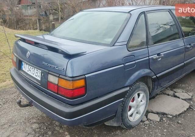 Синий Фольксваген Пассат, объемом двигателя 1.8 л и пробегом 200 тыс. км за 1950 $, фото 2 на Automoto.ua