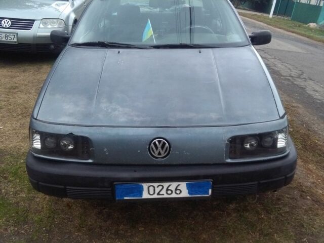 Синий Фольксваген Пассат, объемом двигателя 1.8 л и пробегом 347 тыс. км за 970 $, фото 3 на Automoto.ua