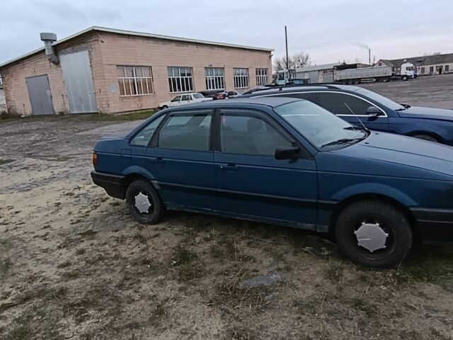 Синій Фольксваген Пассат, об'ємом двигуна 1.6 л та пробігом 295 тис. км за 1000 $, фото 1 на Automoto.ua