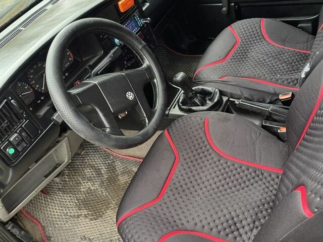 Синий Фольксваген Пассат, объемом двигателя 1.8 л и пробегом 370 тыс. км за 850 $, фото 6 на Automoto.ua