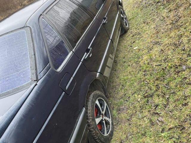 Синий Фольксваген Пассат, объемом двигателя 1.8 л и пробегом 370 тыс. км за 850 $, фото 2 на Automoto.ua