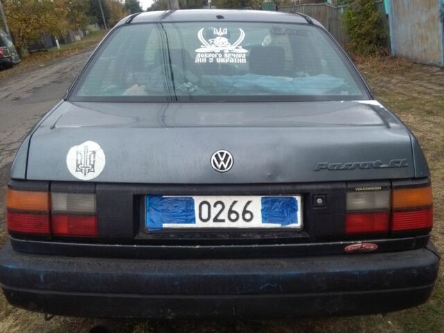 Синий Фольксваген Пассат, объемом двигателя 1.8 л и пробегом 347 тыс. км за 970 $, фото 4 на Automoto.ua