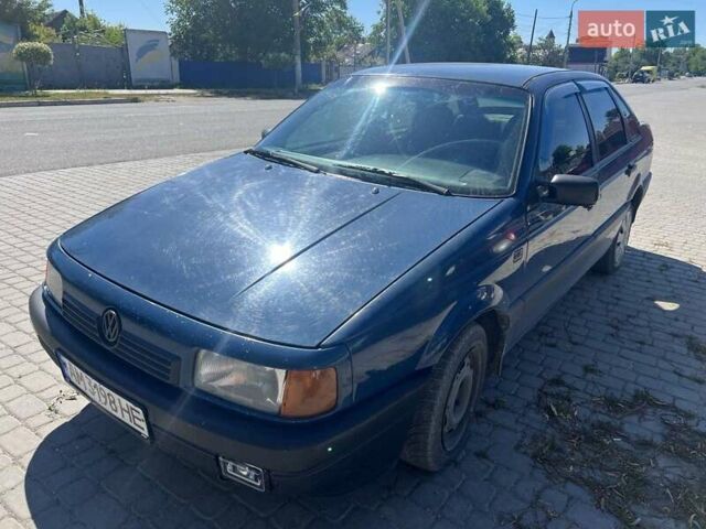 Синий Фольксваген Пассат, объемом двигателя 1.78 л и пробегом 350 тыс. км за 1350 $, фото 5 на Automoto.ua