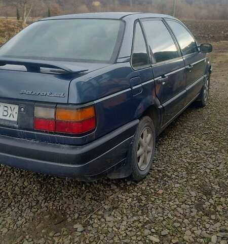 Синий Фольксваген Пассат, объемом двигателя 1.8 л и пробегом 200 тыс. км за 1950 $, фото 4 на Automoto.ua