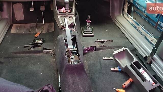 Синий Фольксваген Пассат, объемом двигателя 1.8 л и пробегом 300 тыс. км за 1999 $, фото 21 на Automoto.ua