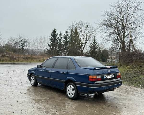 Синий Фольксваген Пассат, объемом двигателя 1.6 л и пробегом 300 тыс. км за 1550 $, фото 7 на Automoto.ua