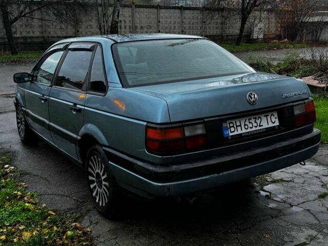 Синий Фольксваген Пассат, объемом двигателя 1.8 л и пробегом 185 тыс. км за 1450 $, фото 7 на Automoto.ua