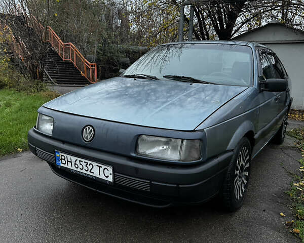 Синий Фольксваген Пассат, объемом двигателя 1.78 л и пробегом 225 тыс. км за 1450 $, фото 3 на Automoto.ua