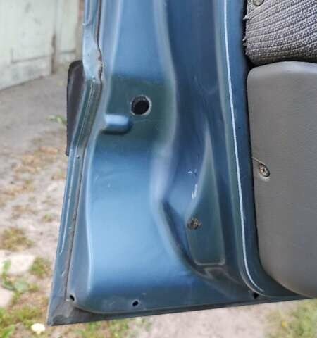 Синий Фольксваген Пассат, объемом двигателя 1.8 л и пробегом 445 тыс. км за 1850 $, фото 5 на Automoto.ua