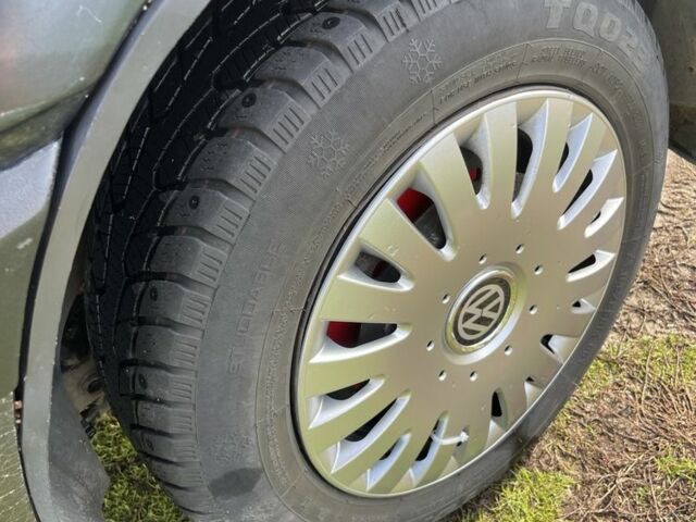 Синий Фольксваген Пассат, объемом двигателя 1.8 л и пробегом 475 тыс. км за 1900 $, фото 5 на Automoto.ua