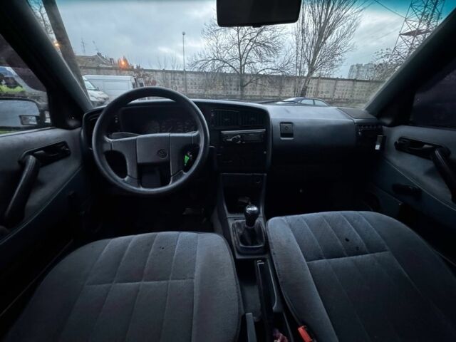 Синий Фольксваген Пассат, объемом двигателя 1.8 л и пробегом 185 тыс. км за 1450 $, фото 8 на Automoto.ua