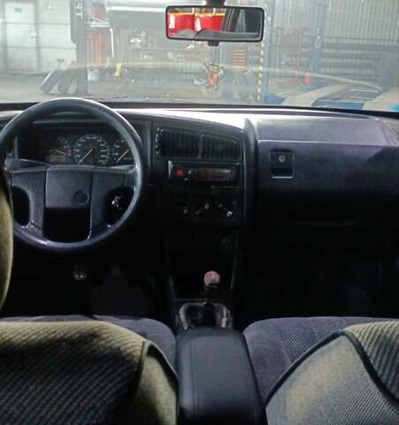 Синий Фольксваген Пассат, объемом двигателя 1.8 л и пробегом 497 тыс. км за 1800 $, фото 7 на Automoto.ua