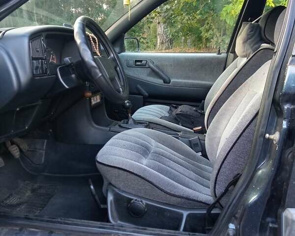 Синий Фольксваген Пассат, объемом двигателя 1.8 л и пробегом 350 тыс. км за 2700 $, фото 25 на Automoto.ua