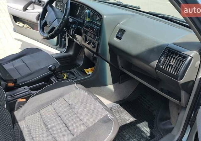 Синий Фольксваген Пассат, объемом двигателя 1.8 л и пробегом 445 тыс. км за 1850 $, фото 10 на Automoto.ua