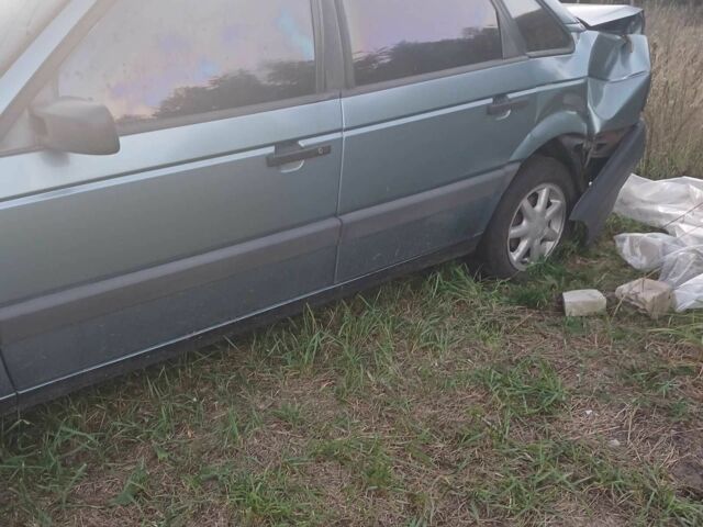 Синий Фольксваген Пассат, объемом двигателя 1.8 л и пробегом 312 тыс. км за 1316 $, фото 2 на Automoto.ua