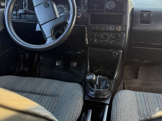 Синий Фольксваген Пассат, объемом двигателя 1.8 л и пробегом 555 тыс. км за 1700 $, фото 7 на Automoto.ua