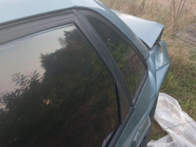 Синий Фольксваген Пассат, объемом двигателя 1.8 л и пробегом 312 тыс. км за 1316 $, фото 5 на Automoto.ua