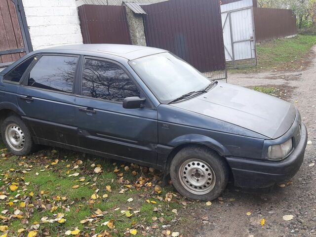 Синий Фольксваген Пассат, объемом двигателя 1.8 л и пробегом 200 тыс. км за 1026 $, фото 1 на Automoto.ua