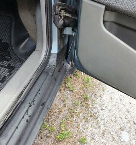 Синий Фольксваген Пассат, объемом двигателя 1.8 л и пробегом 445 тыс. км за 1850 $, фото 8 на Automoto.ua