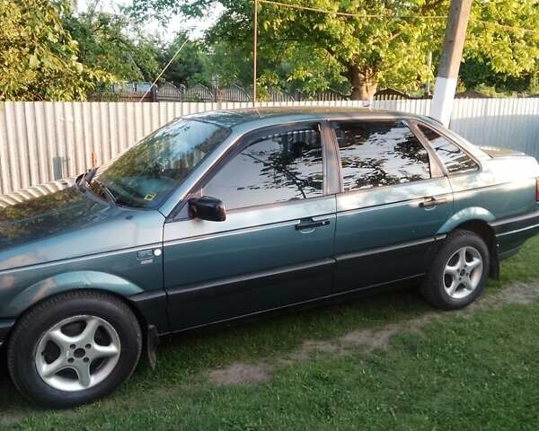 Синий Фольксваген Пассат, объемом двигателя 1.8 л и пробегом 342 тыс. км за 2200 $, фото 12 на Automoto.ua