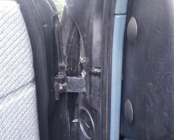 Синий Фольксваген Пассат, объемом двигателя 1.8 л и пробегом 420 тыс. км за 1900 $, фото 25 на Automoto.ua